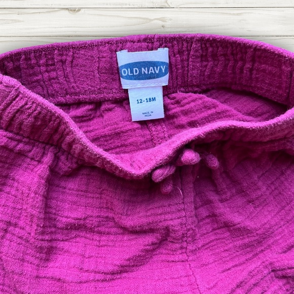 18m Carter’s/Old Navy Cotton girls shorts - Picture 3 of 4